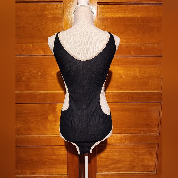 Vintage one piece w cut out lace sides - Picture 3 of 7